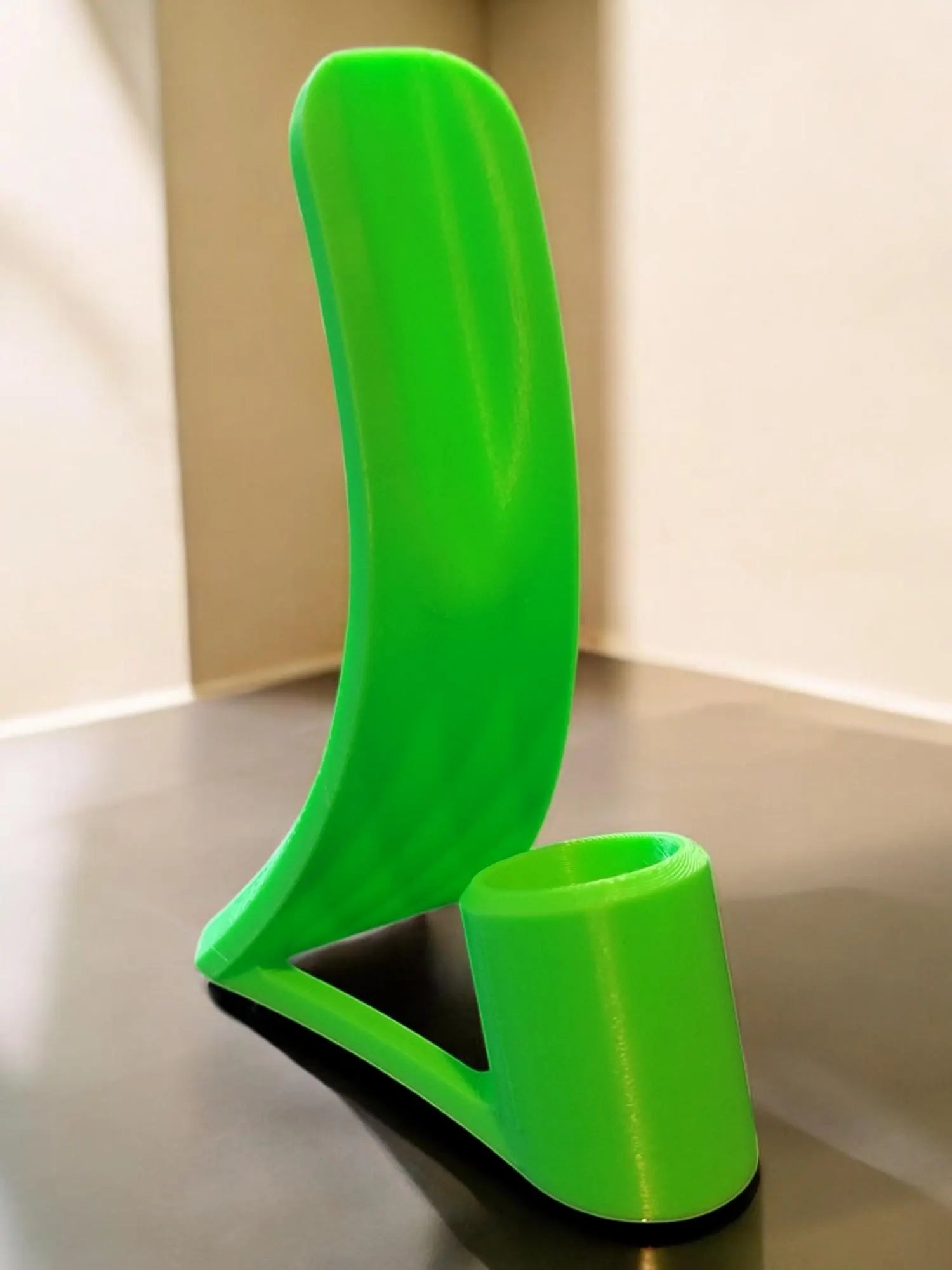Pen Spinning Pen Stand - Modern Display for Your Fidget Masterpiece!