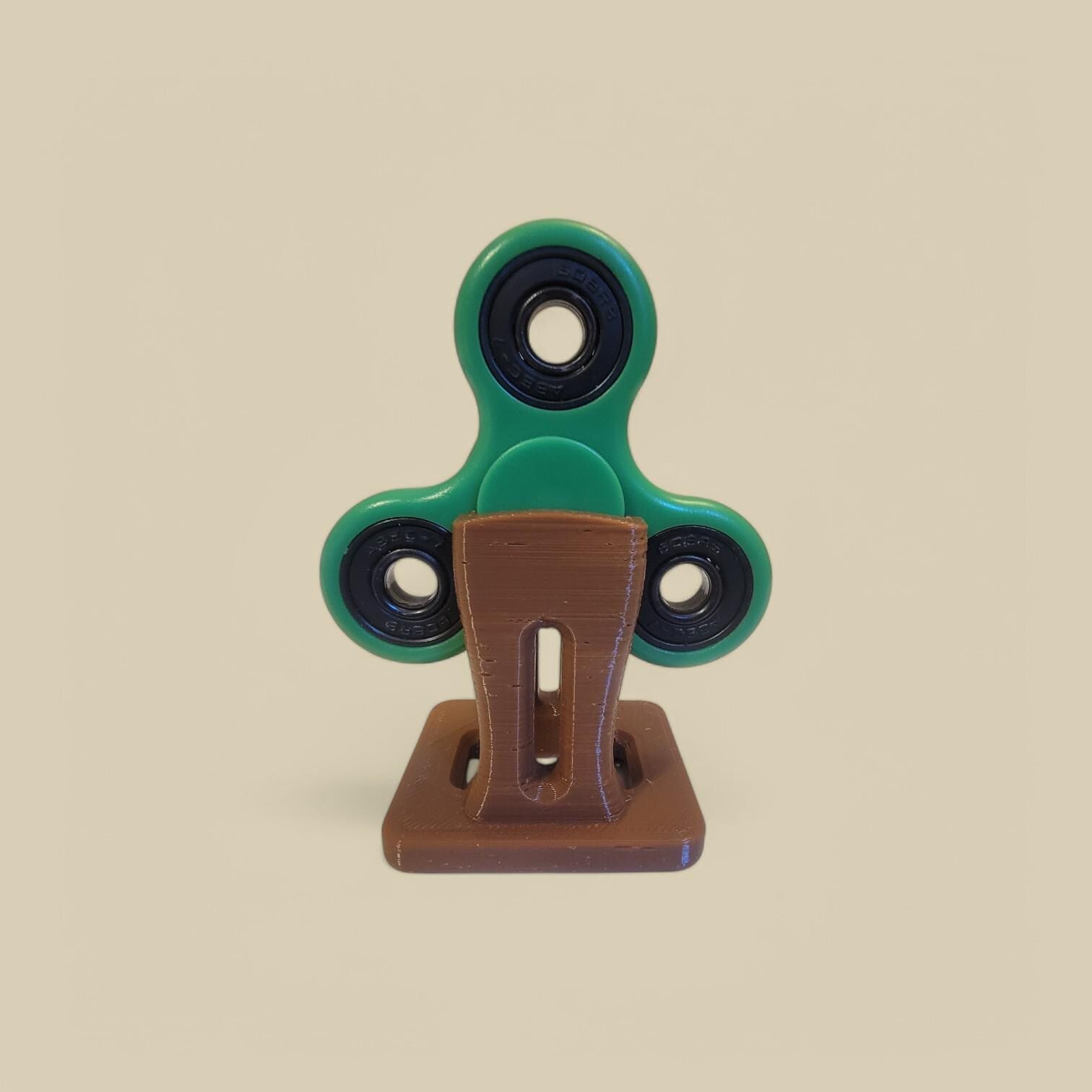 Fidget Spinner Stand - Perfect Display Stand for Your Fidget Spinner, Upright Fidget Spinner Holder for Desk Organization, Unique Gift Idea