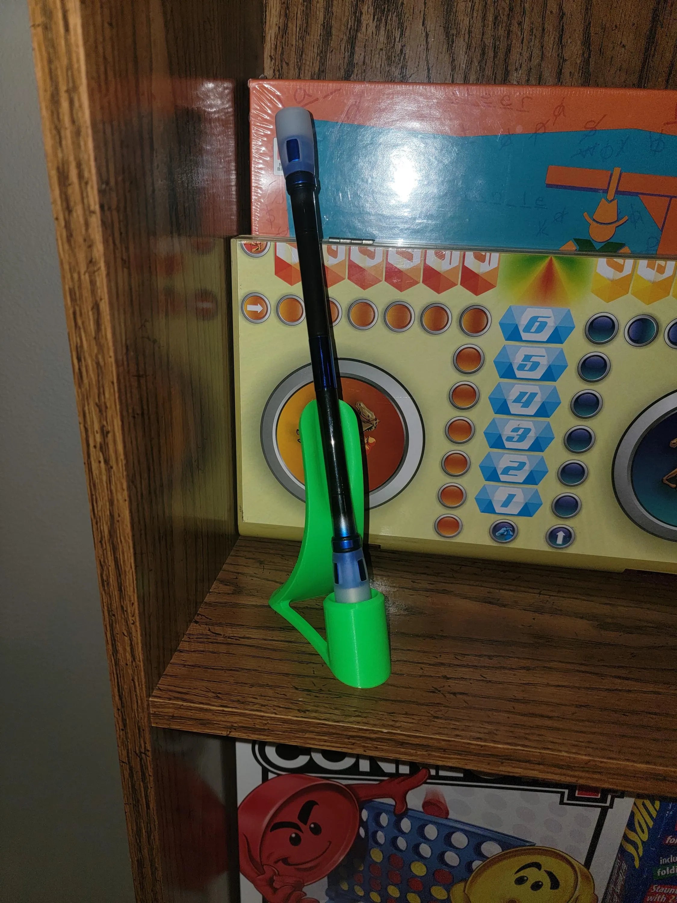 Pen Spinning Pen Stand - Modern Display for Your Fidget Masterpiece!