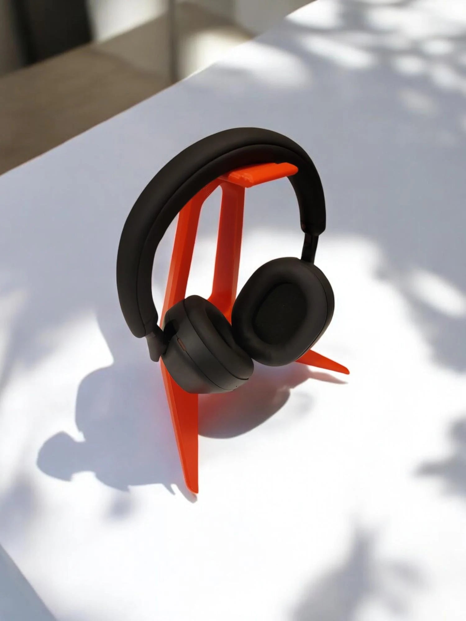 Minimalist Headphone Stand – Lightweight, Durable, Modern Headset Holder for Desk, Office, Gaming Setup, and Home Organization